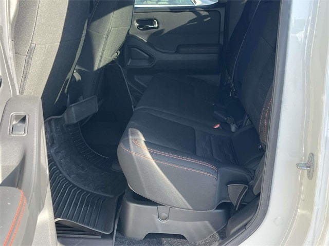 2024 Nissan Frontier PRO-4X Technology Package