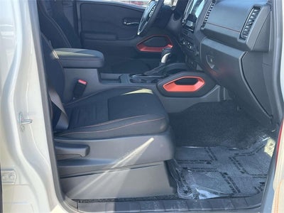 2024 Nissan Frontier PRO-4X Technology Package