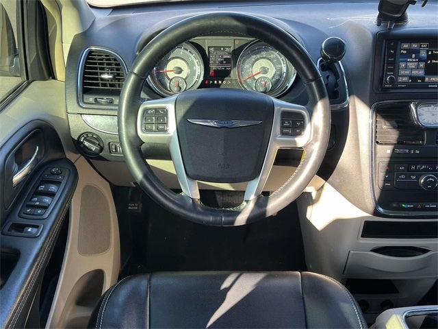 2016 Chrysler Town & Country Touring