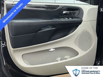 2014 Chrysler Town & Country Touring-L