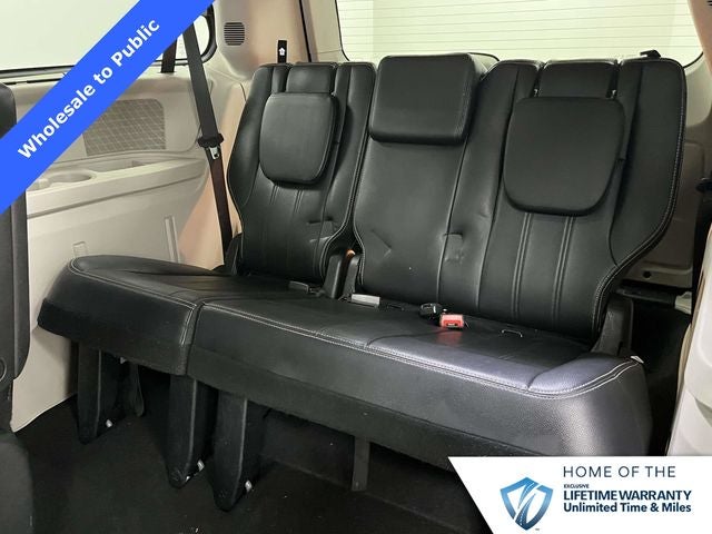 2014 Chrysler Town & Country Touring-L