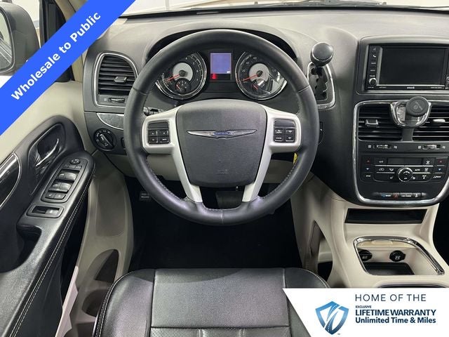2014 Chrysler Town & Country Touring-L