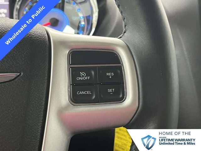 2014 Chrysler Town & Country Touring-L