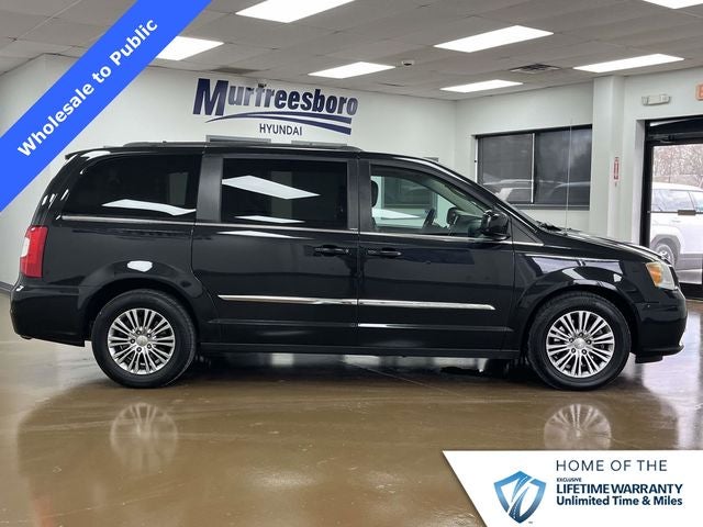 2014 Chrysler Town & Country Touring-L