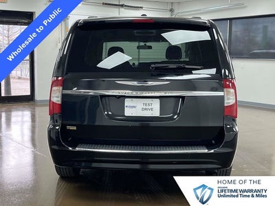 2014 Chrysler Town & Country Touring-L