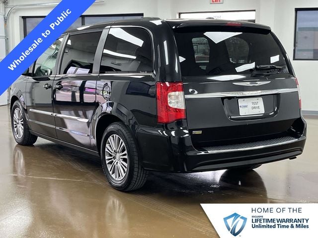2014 Chrysler Town & Country Touring-L