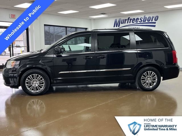 2014 Chrysler Town & Country Touring-L