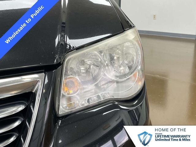 2014 Chrysler Town & Country Touring-L