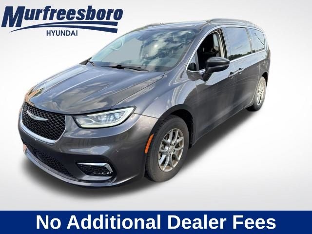 2021 Chrysler Pacifica Touring's photo