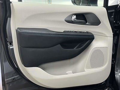 2021 Chrysler Pacifica Touring