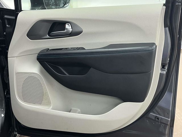 2021 Chrysler Pacifica Touring