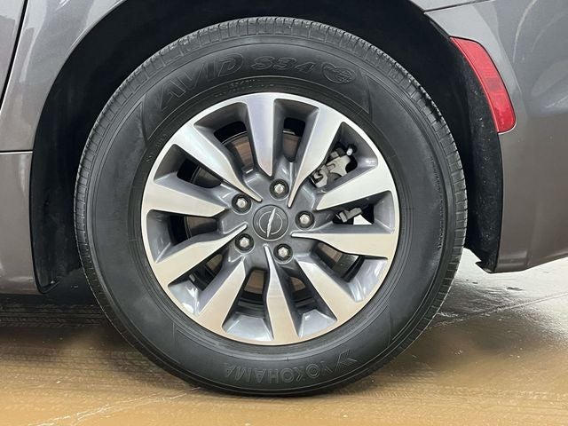 2023 Chrysler Pacifica Hybrid Touring L