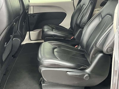2023 Chrysler Pacifica Hybrid Touring L