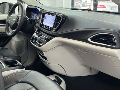 2023 Chrysler Pacifica Hybrid Touring L