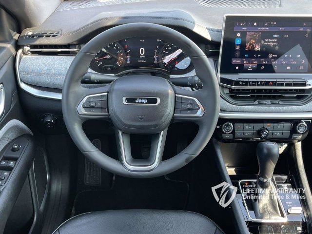 2023 Jeep Compass Latitude Lux