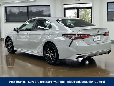 2024 Toyota Camry SE