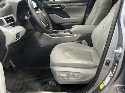 2024 Toyota Highlander Hybrid Platinum