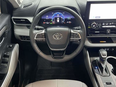 2024 Toyota Highlander Hybrid Platinum