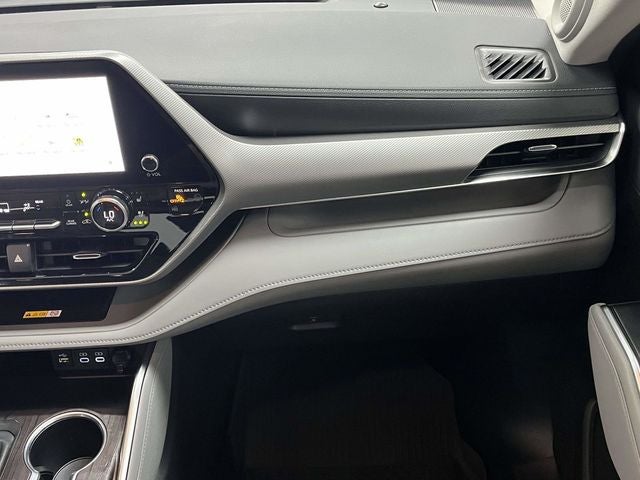 2024 Toyota Highlander Hybrid Platinum