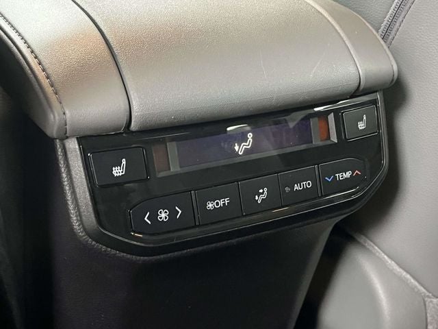 2024 Toyota Highlander Hybrid Platinum