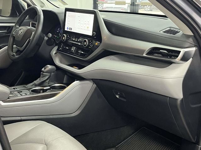2024 Toyota Highlander Hybrid Platinum