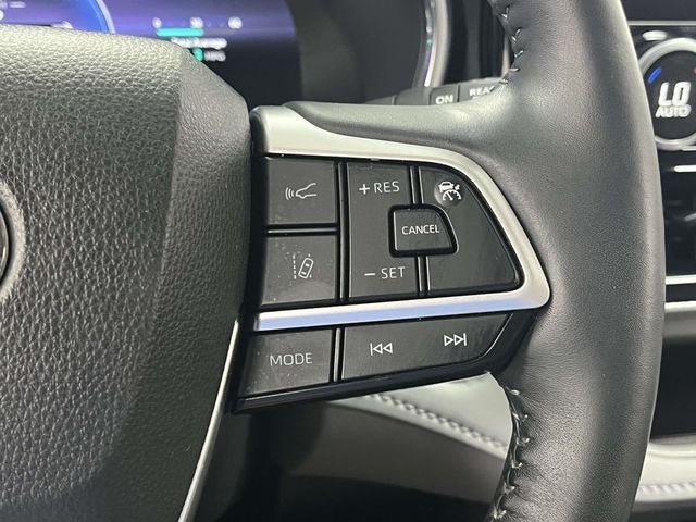 2024 Toyota Highlander Hybrid Platinum