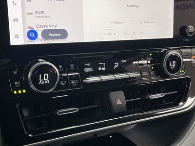 2024 Toyota Highlander Hybrid Platinum
