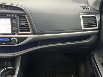 2019 Toyota Highlander SE