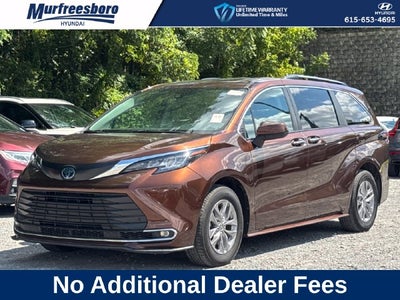 2023 Toyota Sienna XLE 8 Passenger