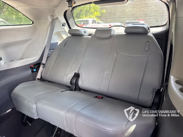 2023 Toyota Sienna XLE 8 Passenger
