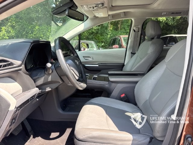 2023 Toyota Sienna XLE 8 Passenger