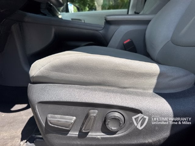 2023 Toyota Sienna XLE 8 Passenger