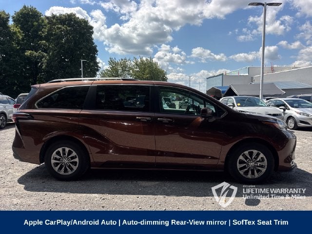 2023 Toyota Sienna XLE 8 Passenger
