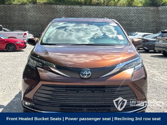 2023 Toyota Sienna XLE 8 Passenger