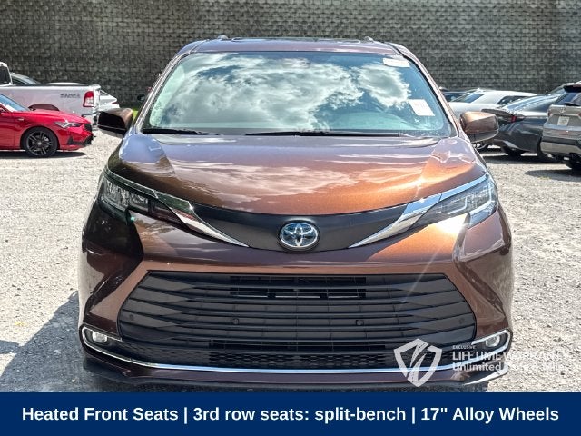 2023 Toyota Sienna XLE 8 Passenger