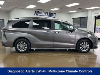 2024 Toyota Sienna XLE 8 Passenger