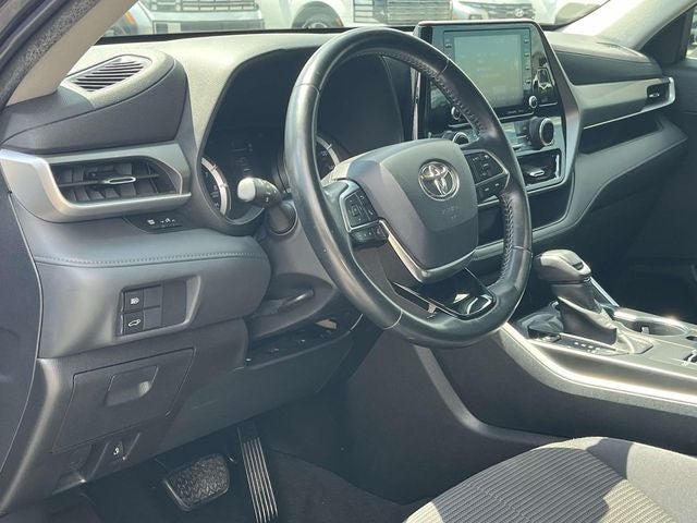 2020 Toyota Highlander LE