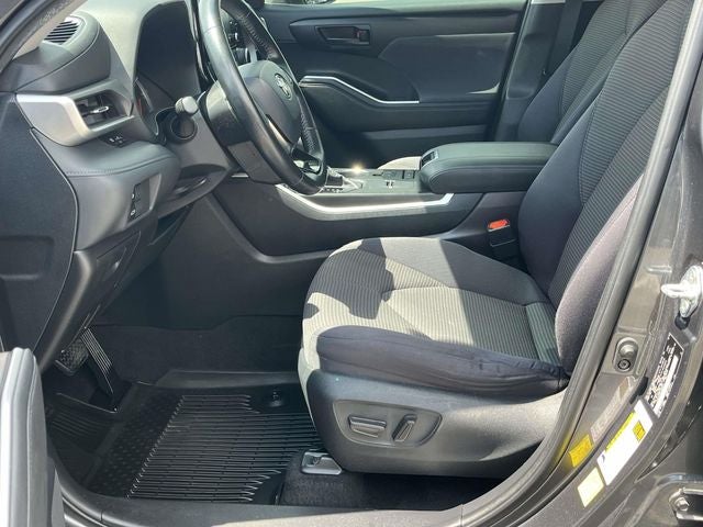 2020 Toyota Highlander LE