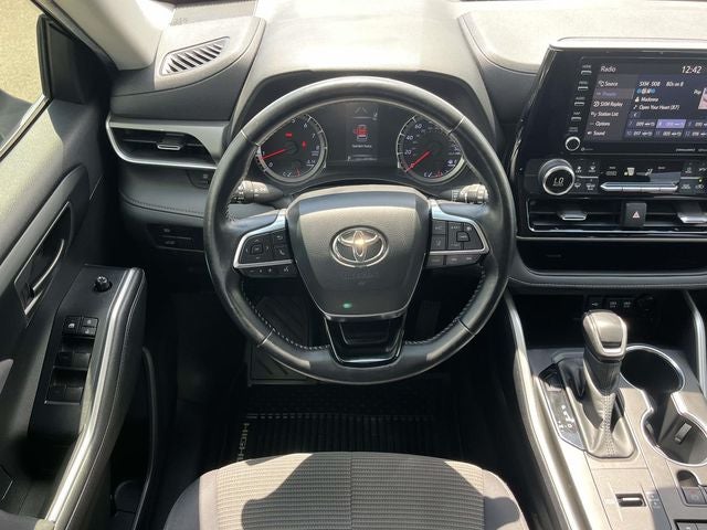 2020 Toyota Highlander LE