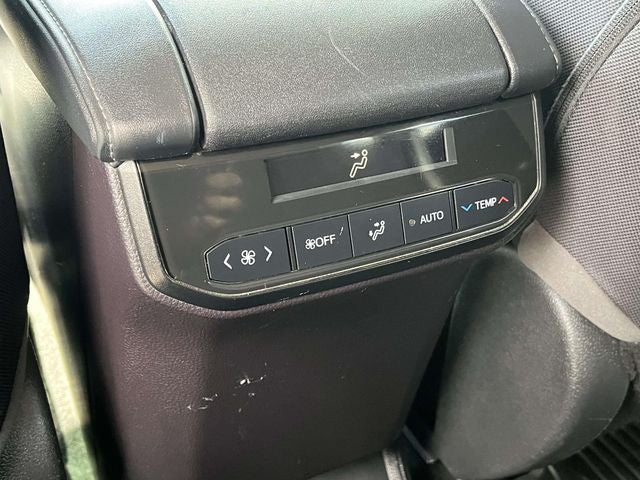 2020 Toyota Highlander LE