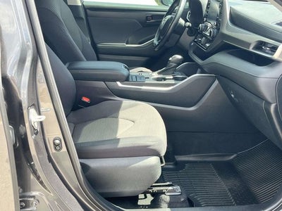 2020 Toyota Highlander LE