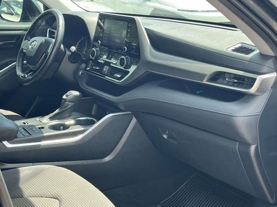 2020 Toyota Highlander LE