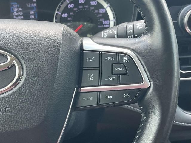 2020 Toyota Highlander LE