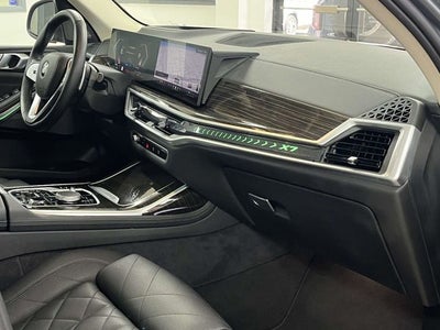 2025 BMW X7 xDrive40i