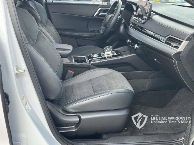 2024 Mitsubishi Outlander SE Black Edition