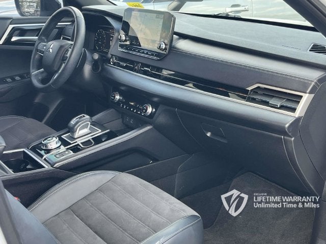 2024 Mitsubishi Outlander SE Black Edition