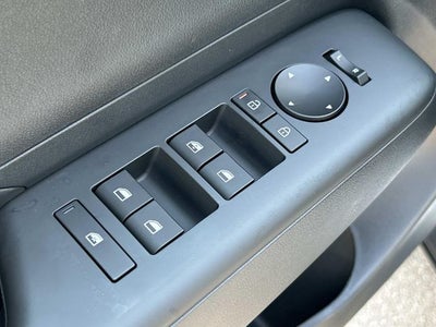 2027 Hyundai KONA SE FWD
