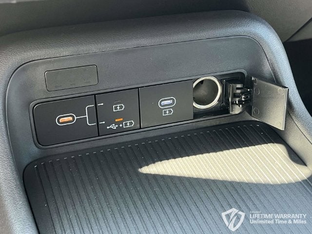 2027 Hyundai KONA SE FWD