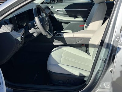 2024 Hyundai SONATA HYBRID SEL