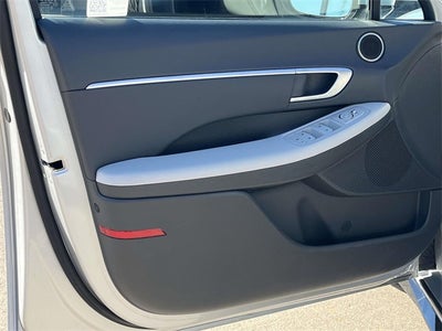 2024 Hyundai SONATA HYBRID SEL